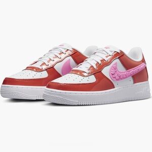 Nike Air Force 1 LV8 3D Hearts Basketball Sneaker Size 6 NEW